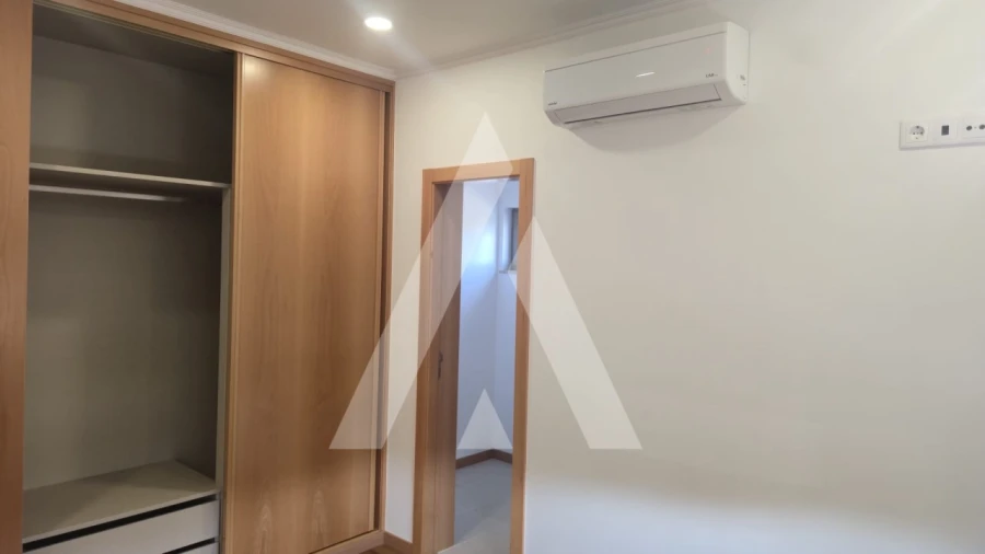 Apartamento T3 para Arrendamento em Venade e Azevedo Foto 7