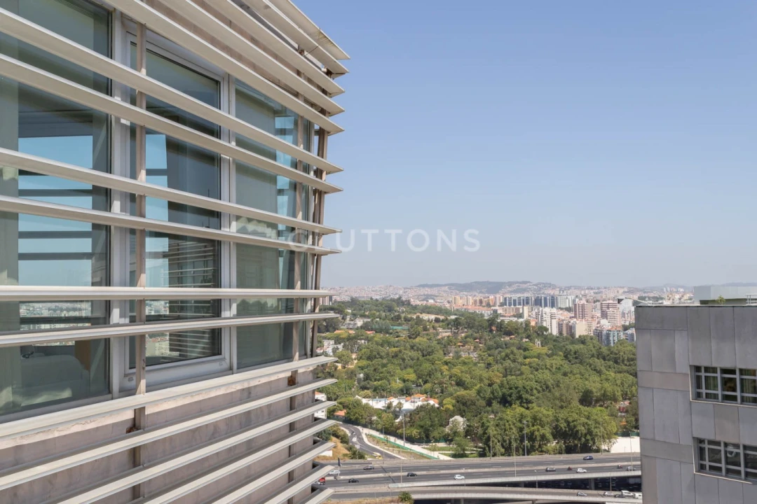 Apartamento T1 para Venda em Campolide Foto 41