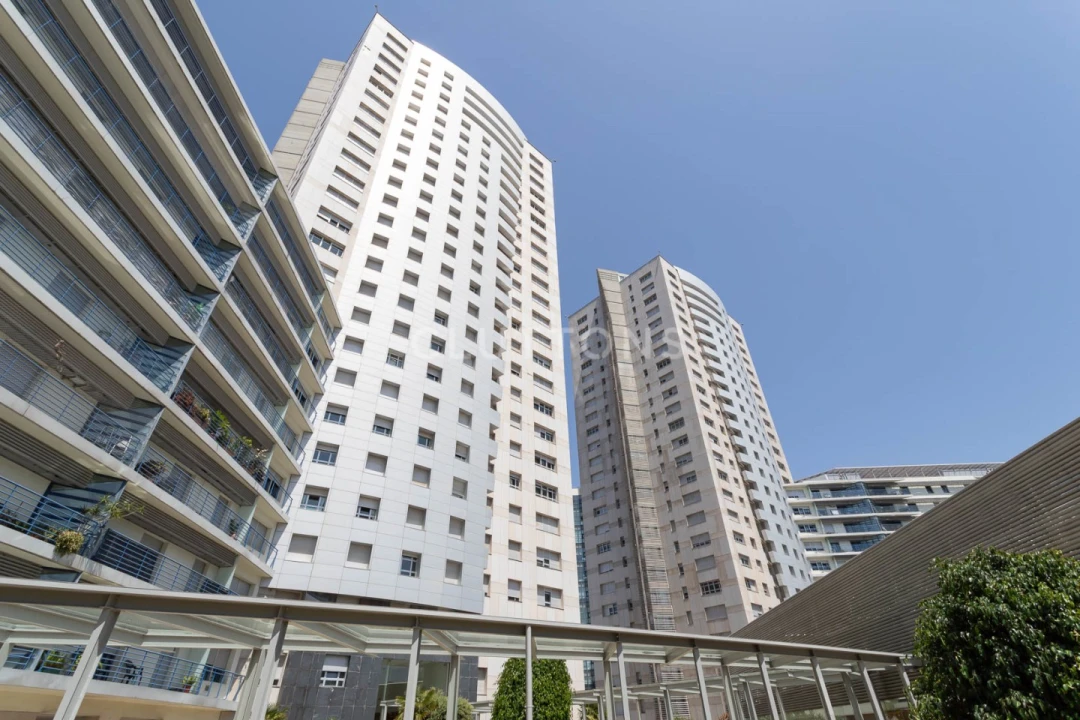 Apartamento T1 para Venda em Campolide Foto 1