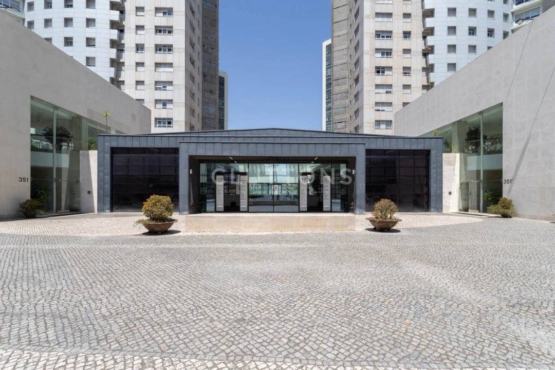 Apartamento T1 para Venda em Campolide Foto 48