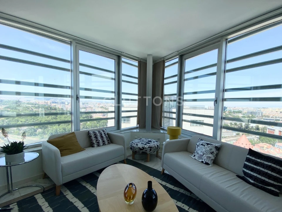 Apartamento T1 para Venda em Campolide Foto 3