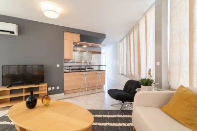 Apartamento T1 para Venda em Campolide