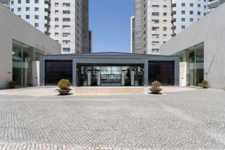 Apartamento T1 para Venda em Campolide Foto 48