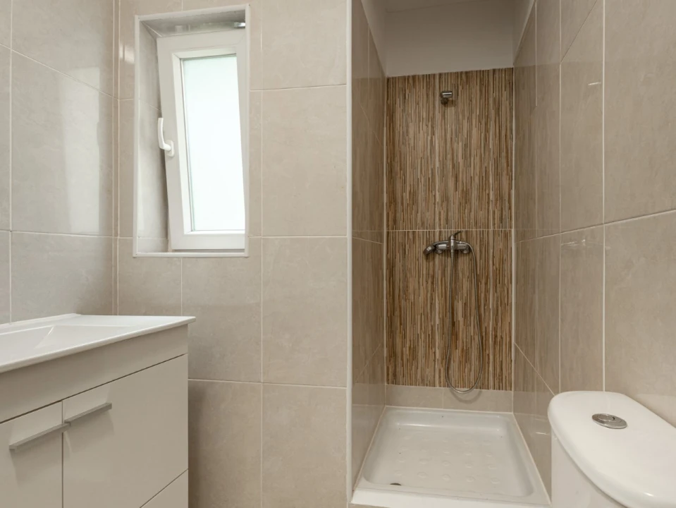 Apartamento T4 para Venda em Tavarede Foto 5