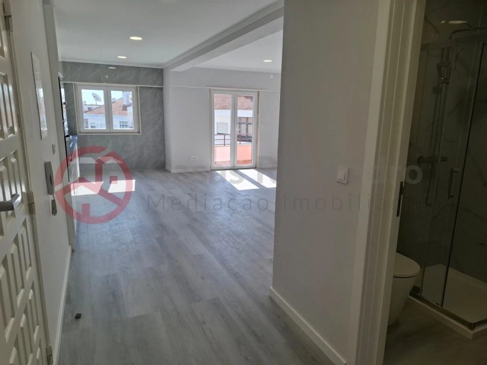 Apartamento T4 para Venda em Amora Foto 7