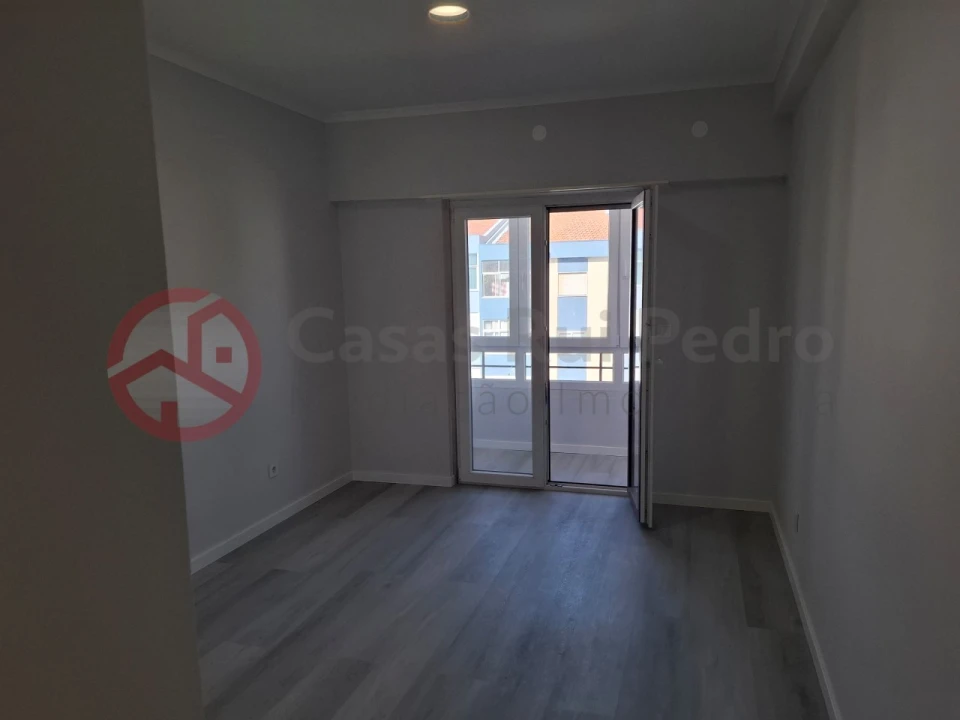 Apartamento T4 para Venda em Amora Foto 13