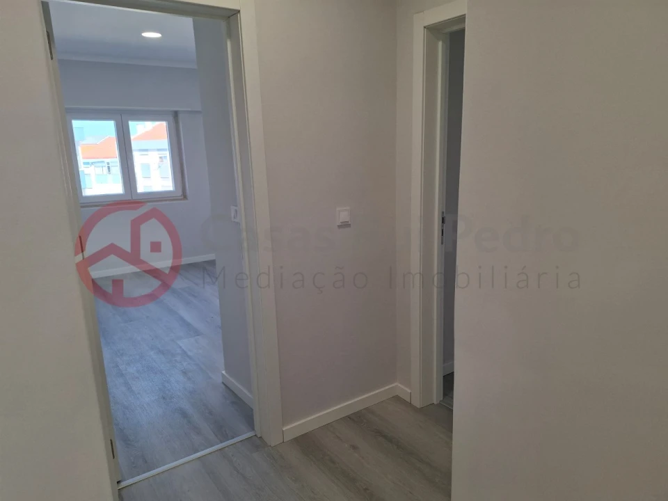 Apartamento T4 para Venda em Amora Foto 15