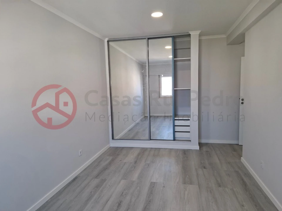 Apartamento T4 para Venda em Amora Foto 19