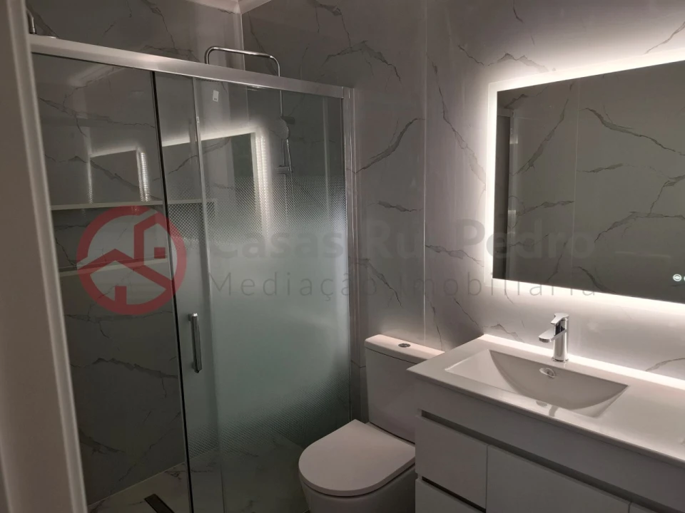 Apartamento T4 para Venda em Amora Foto 22