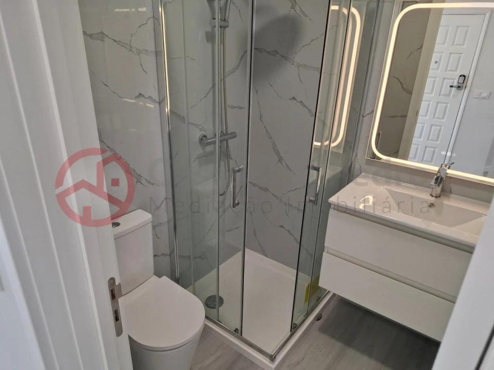 Apartamento T4 para Venda em Amora Foto 24