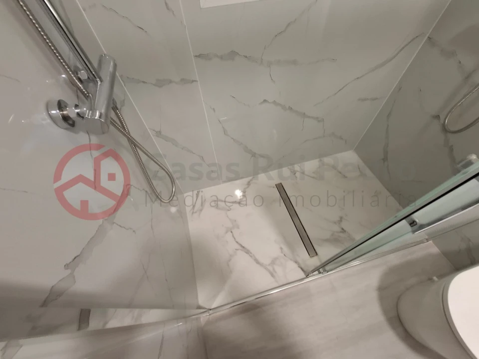 Apartamento T4 para Venda em Amora Foto 26