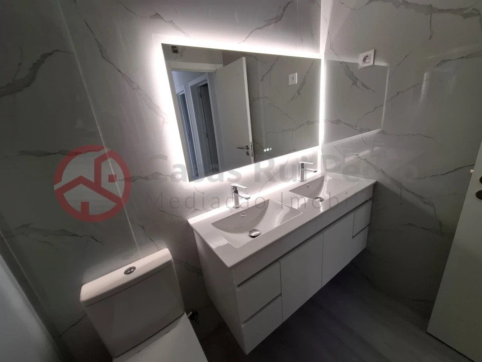 Apartamento T4 para Venda em Amora Foto 27