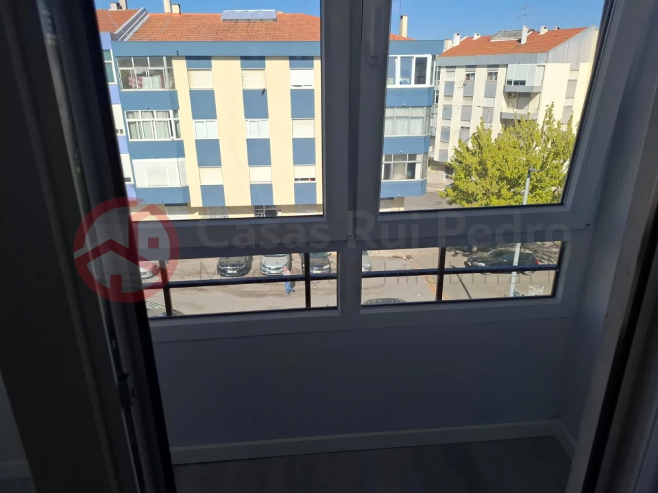 Apartamento T4 para Venda em Amora Foto 29