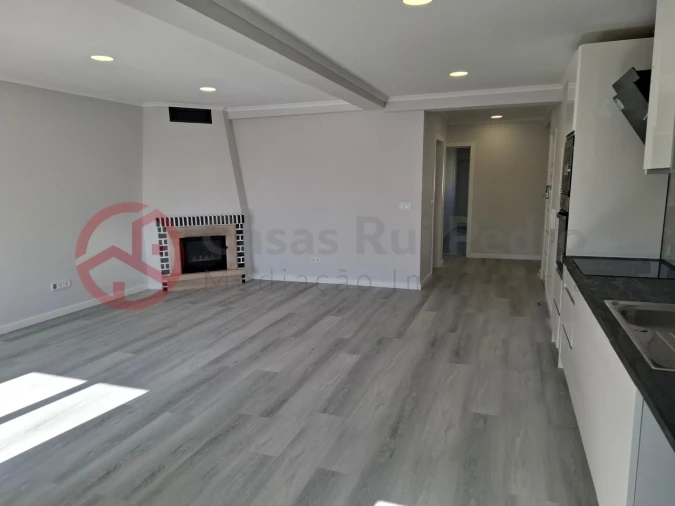 Apartamento T4 para Venda em Amora Foto 6