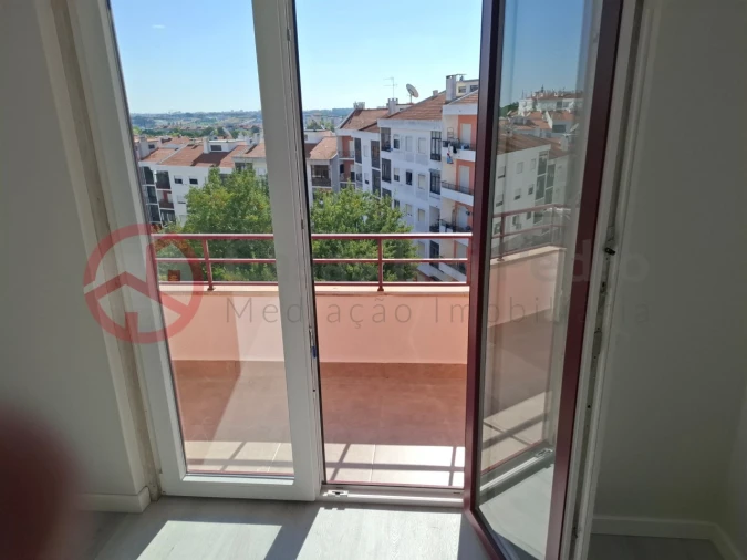 Apartamento T4 para Venda em Amora Foto 8