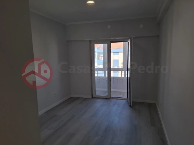 Apartamento T4 para Venda em Amora Foto 13