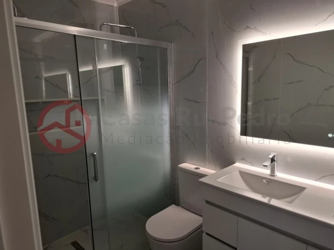 Apartamento T4 para Venda em Amora Foto 22