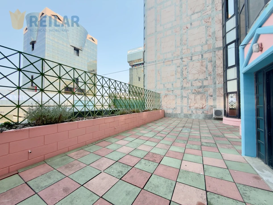 Apartamento T3 para Arrendamento em Campo de Ourique Foto 1