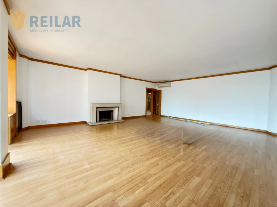 Apartamento T3 para Arrendamento em Campo de Ourique Foto 8