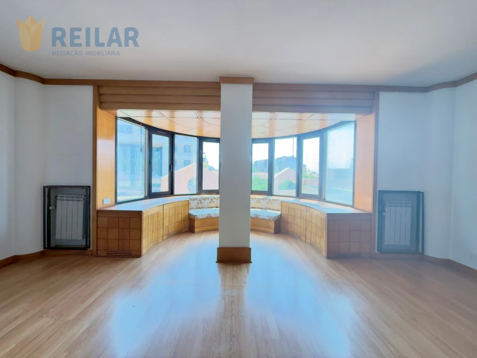 Apartamento T3 para Arrendamento em Campo de Ourique Foto 12