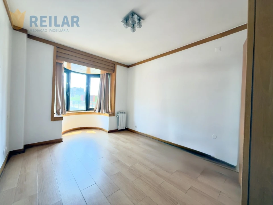 Apartamento T3 para Arrendamento em Campo de Ourique Foto 18