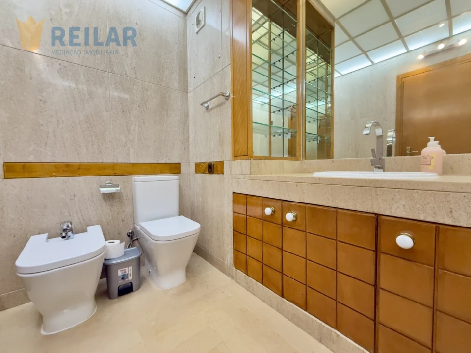 Apartamento T3 para Arrendamento em Campo de Ourique Foto 21