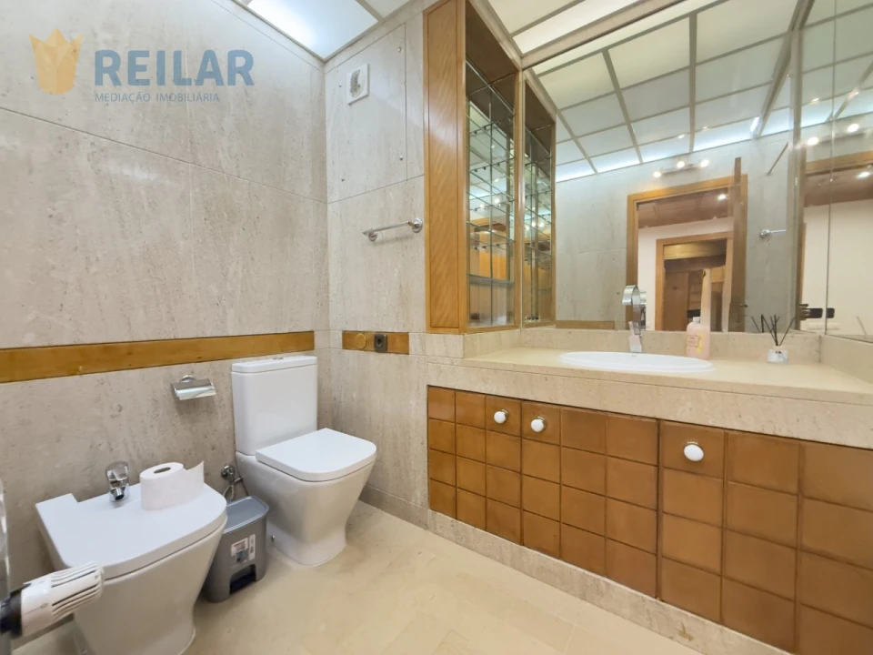 Apartamento T3 para Arrendamento em Campo de Ourique Foto 22