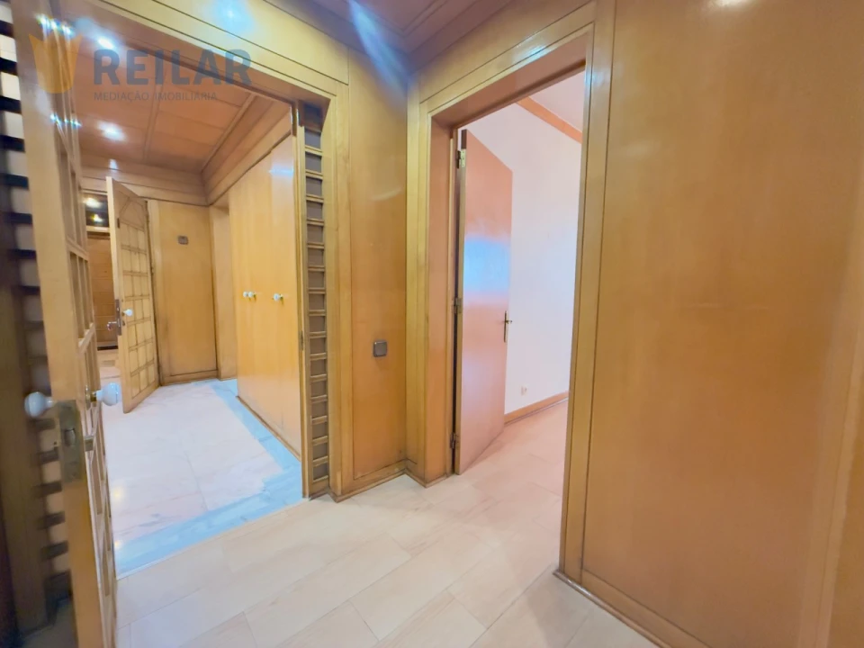 Apartamento T3 para Arrendamento em Campo de Ourique Foto 29