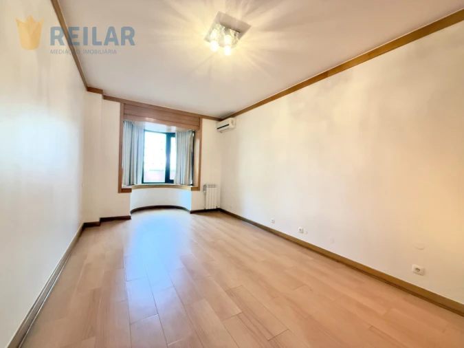 Apartamento T3 para Arrendamento em Campo de Ourique Foto 16