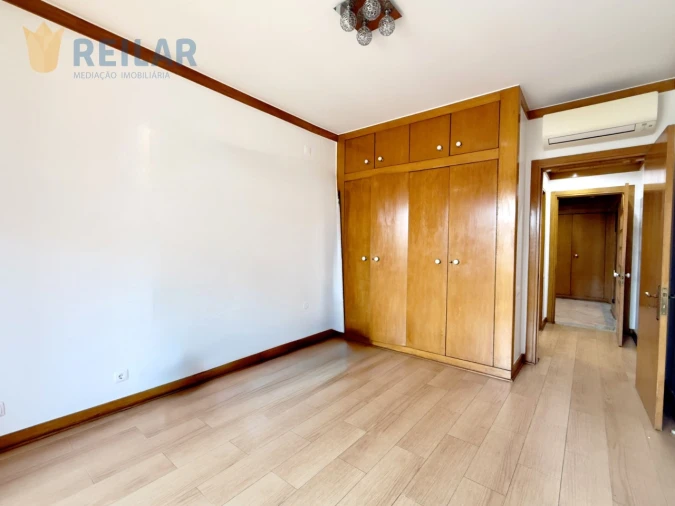 Apartamento T3 para Arrendamento em Campo de Ourique Foto 17
