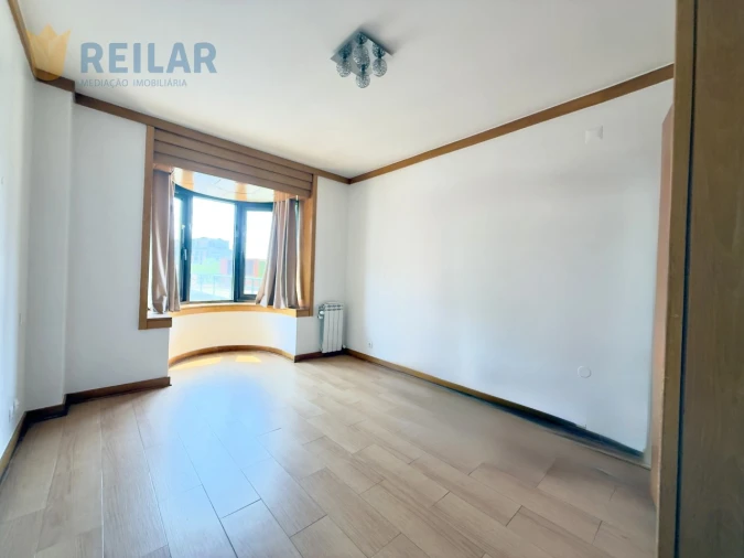 Apartamento T3 para Arrendamento em Campo de Ourique Foto 18