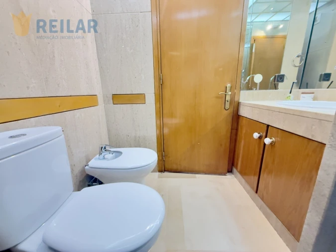 Apartamento T3 para Arrendamento em Campo de Ourique Foto 25
