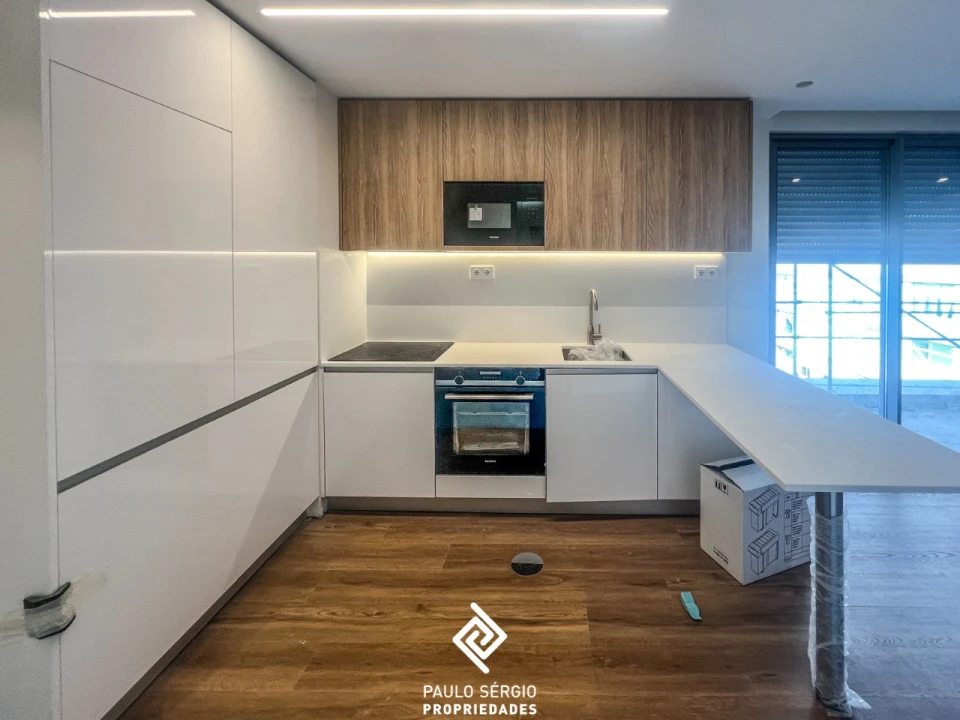 Apartamento para Venda em Mafamude e Vilar do Paraíso Foto 1