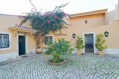 Quinta T5 para Venda em Azeitão (São Lourenço e São Simão)