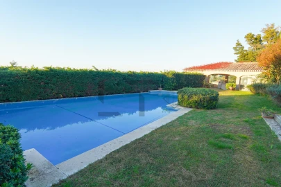 Quinta T5 para Venda em Azeitão (São Lourenço e São Simão)