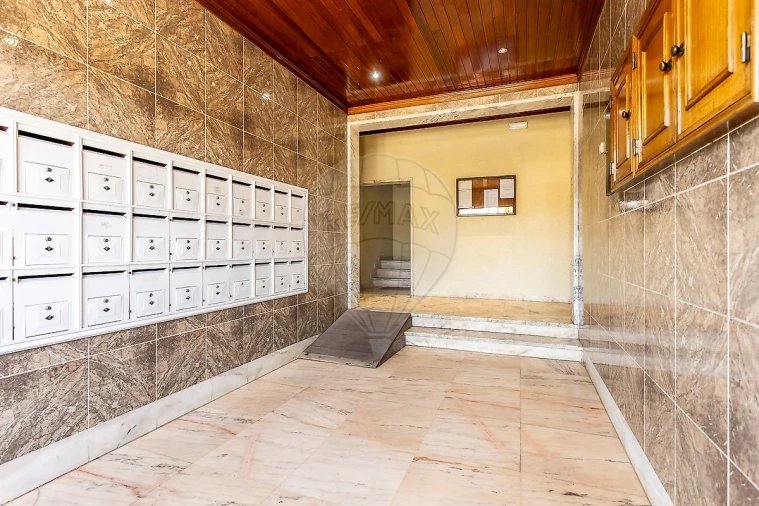 Apartamento T3 para Venda em Cacém e São Marcos Foto 29