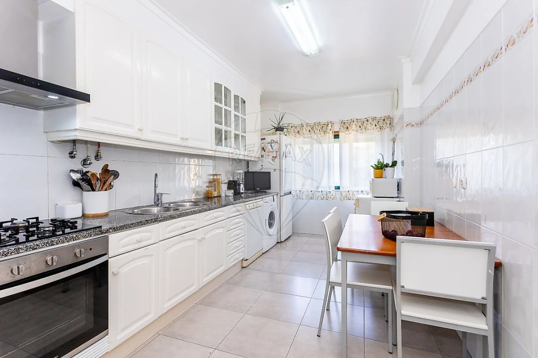 Apartamento T3 para Venda em Cacém e São Marcos Foto 24