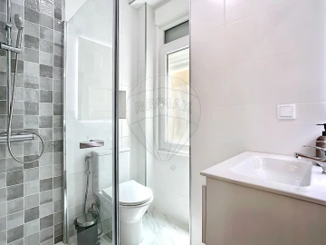 Apartamento T2 para Arrendamento em Alcantara