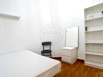 Apartamento T2 para Arrendamento em Alcantara