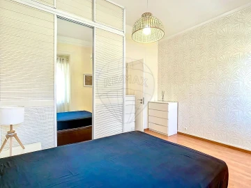 Apartamento T2 para Arrendamento em Alcantara