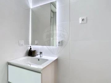 Apartamento T2 para Arrendamento em Alcantara