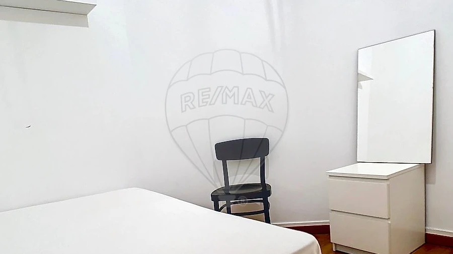 Apartamento T2 para Arrendamento em Alcantara