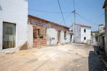Moradia T2 para Venda em Dois Portos e Runa