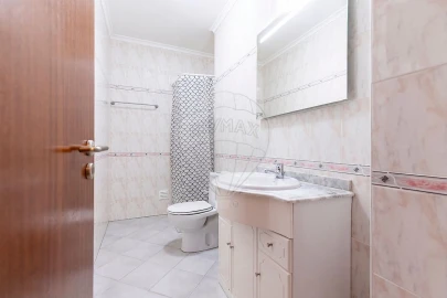 Apartamento T3 para Venda em Campelos e Outeiro da Cabeça