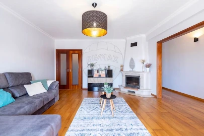 Apartamento T3 para Venda em Campelos e Outeiro da Cabeça