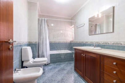 Apartamento T3 para Venda em Campelos e Outeiro da Cabeça