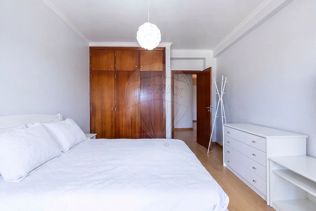 Apartamento T3 para Venda em Campelos e Outeiro da Cabeça Foto 20