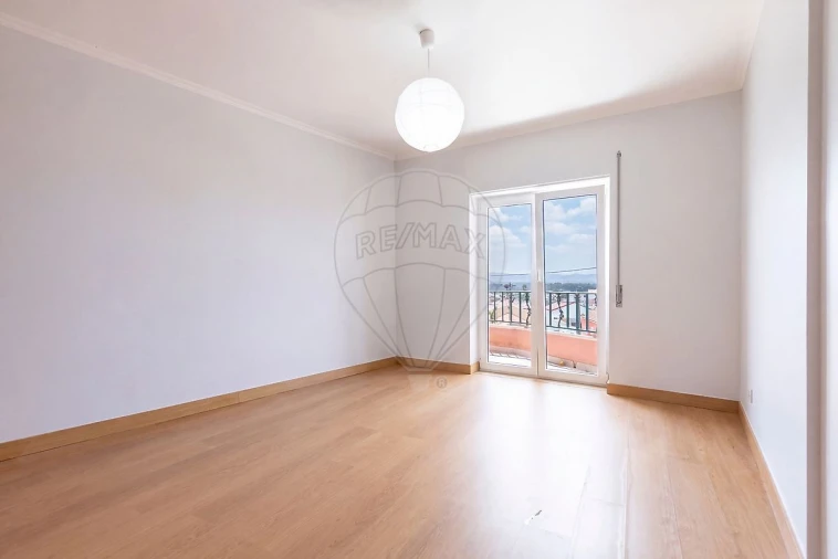 Apartamento T3 para Venda em Campelos e Outeiro da Cabeça Foto 23