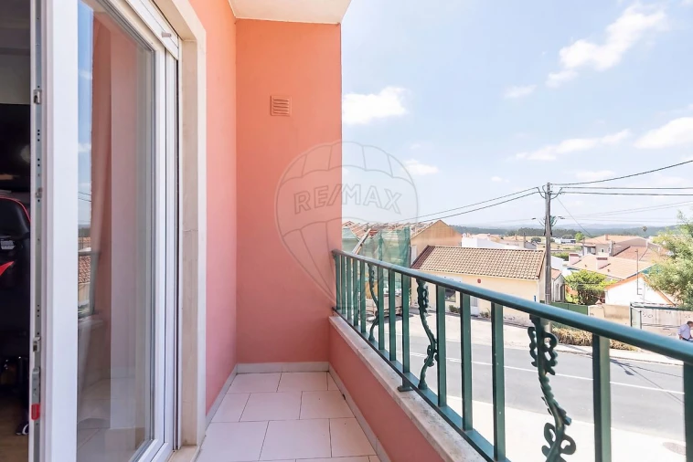 Apartamento T3 para Venda em Campelos e Outeiro da Cabeça Foto 21