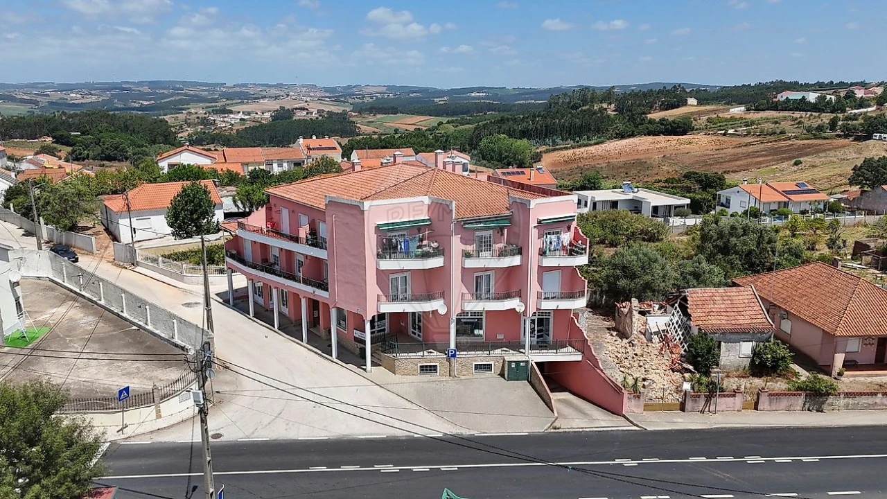 Apartamento T3 para Venda em Campelos e Outeiro da Cabeça Foto 3